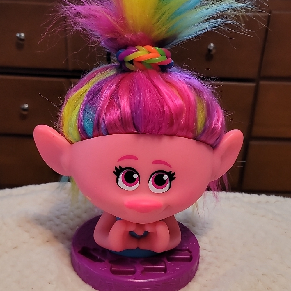 DreamWorks Trolls Poppy Rainbow Hair Styling Doll Large Head